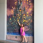 Laura Siders MVP - @disneybylaura - Instagram