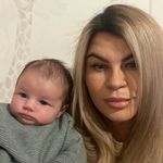 Laura Stott - @laura_stott - Instagram
