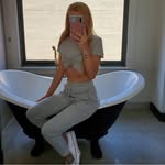 Laura Stotts - @laurastotts19 - Instagram