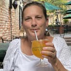 Laura Strauss - Facebook
