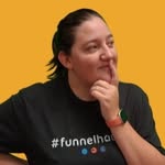 Laura | Tech & Marketing Specialist - @lauraburnettwiz - Instagram