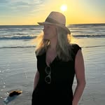 Laura - @lauratest - Instagram