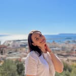 Laura Török - @lauraatorok - Instagram