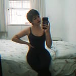 Laura Torok - @tchaulivrinhos - Instagram