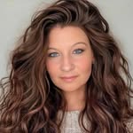 Laura Town - @lauratown74 - Instagram