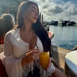 Laura V - @lauravalenciiia_ - Instagram