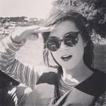 Laura Veale - @thelittlered_88 - Instagram