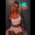 Laura Weakley - @heylaurasunshine - Instagram