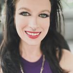Laura Weddle - @therealgreyshoe - Instagram
