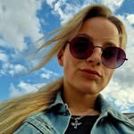 Laura Woolf - @woolfekartink - Instagram