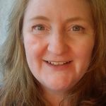Laurel Ryan - @chez.brightside - Instagram