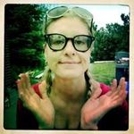 Laurel Turner - @lolabug1982 - Instagram