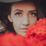 Lauren Batson - @itsfrekinbats - Instagram