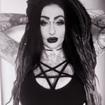 Lauren Barfield - @laurenbeetattoo - Instagram