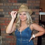 Lauren Eagleson - @laurdawg10 - Instagram