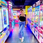 Lauren Earl - @laurenearl78 - Instagram