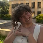 i swear it’s not a perm🦧 - @lauren.fenner - Instagram