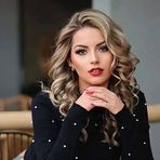 Lauren Cruz Khan - Facebook