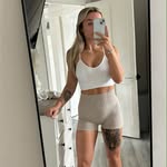 Lauren Lyon - Fitness - @laurenlyonfitness - Instagram