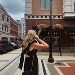 lauren lyons - @lauren.ly0ns - Instagram