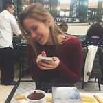 Lauren Wayne - @lwaynegoesabroad - Instagram