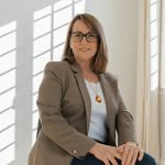 Laurence Vail image consultant - @imageconsultante - Instagram