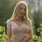 Laura - @laurileey - Instagram