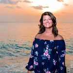 Laurie Bloom - @laurie.bloom.3 - Instagram