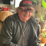 Laurie Farris - Facebook