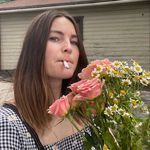Laura Hendricks - @thepriceofbeans - Instagram