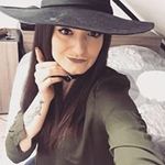 Laurie Knox - @laurie.arnal6 - Instagram