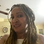 Laurie v. Roach - @laurievondell - Instagram