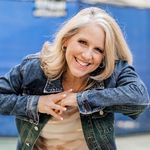 Laurie Wright, Grandma Who is Not Average - @not_your_average_grandma - Instagram