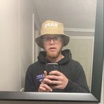Lawrence Bracken - @larrysloads - Instagram