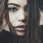 Layla Bond - @landolf.bertrando - Instagram