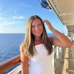 Layla Bright - Facebook