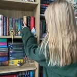 layne - @layneslittlelibrary - Instagram