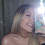 Lea Hewitt - @i.isleia - Instagram