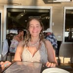 Leah Hunt - @leahbeachhead - Instagram