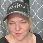 Leah Beasley - @bzleemom - Instagram