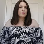 Leah Button - @button2269 - Instagram