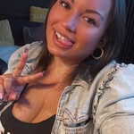 Leah Button - @leahmjb - Instagram