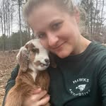 Leah Hawks - @hawkshobbyfarm - Instagram