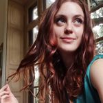 Leah Hutton - @leaharts89 - Instagram