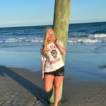 leah - @leah.loweee - Instagram