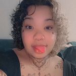 Leah Rowan - @little_bit_of_trouble - Instagram