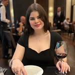 Leah - @leahschechter - Instagram