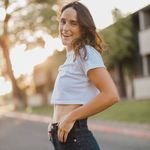 Leah Smith - @leahsmith19 - Instagram