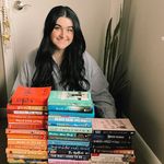 Leanna | Bookstagram 🌱 - @whatleannareads - Instagram