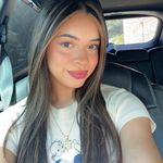 Leanne Flores - @leanne.flo - Instagram
